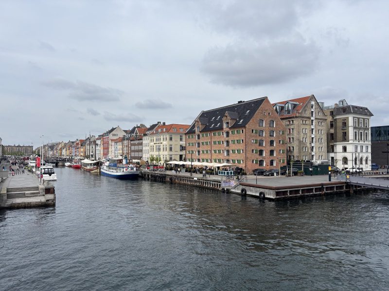 Nyhavn 外的港道。