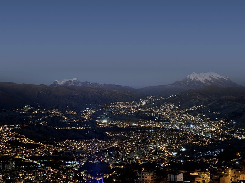 拉巴斯夜景。