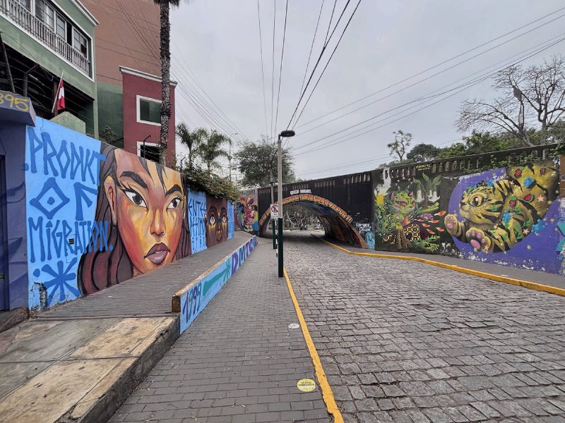 Barranco 的壁畫街。