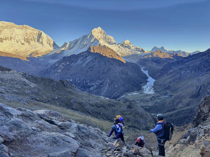 Cordillera Blanca 的稜線上。
